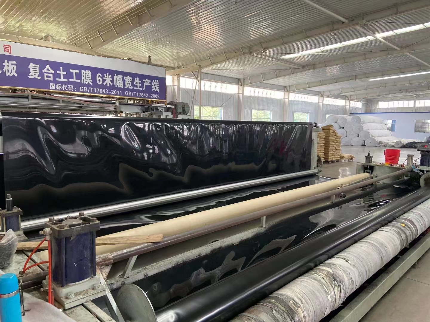 黑膜沼气池使用1.5mm土工膜多少钱？